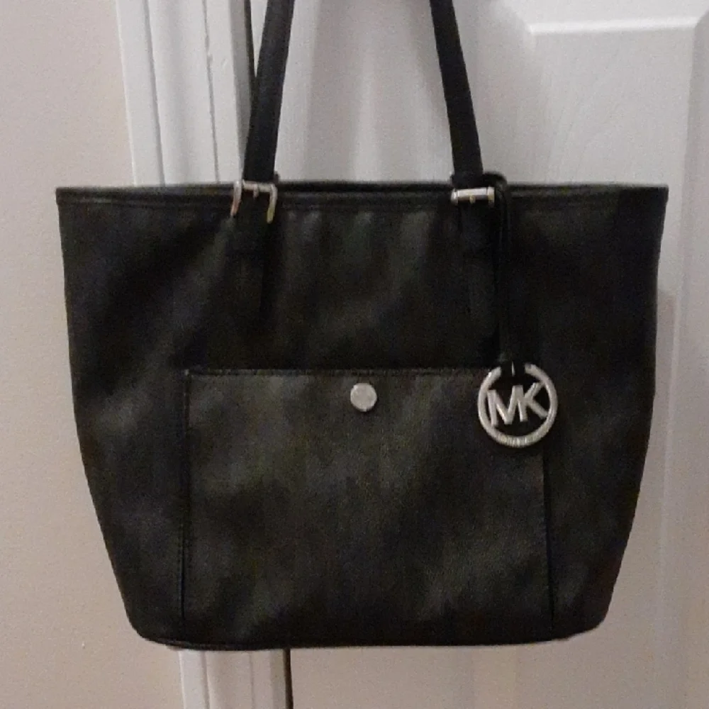 Michael Kors Black Tote Bag - Picture 5 of 12